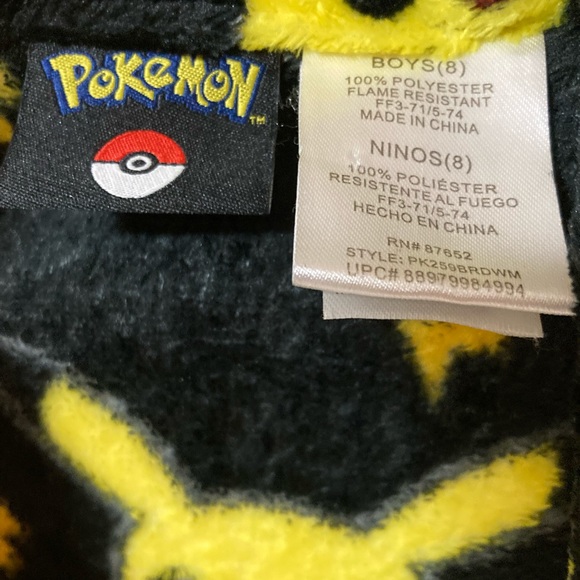 EC Plush Pokémon Picachu Fleece Black & Yellow Boy’s Robe Size 8 - Picture 5 of 7